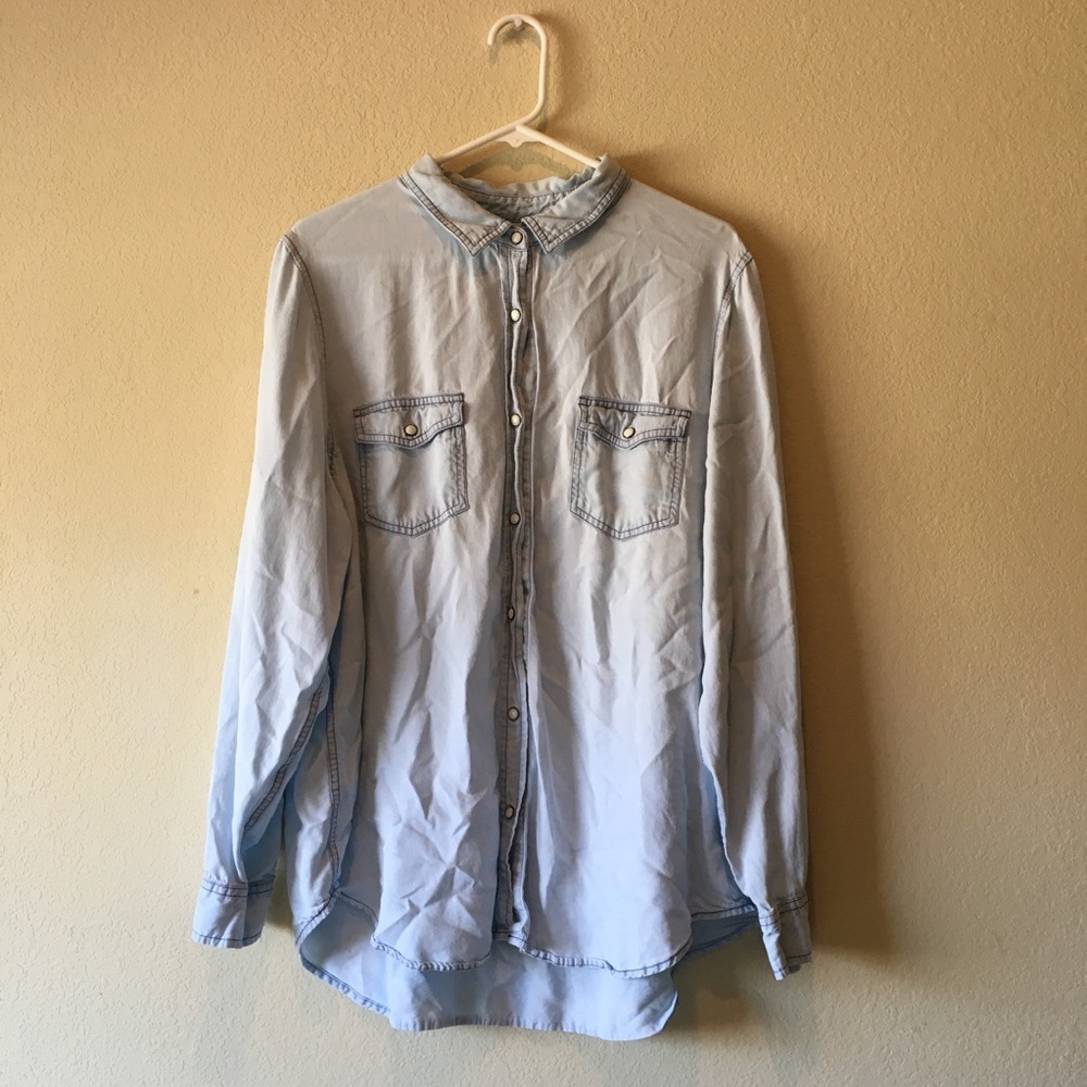 Button up boyfriend fit shirt.